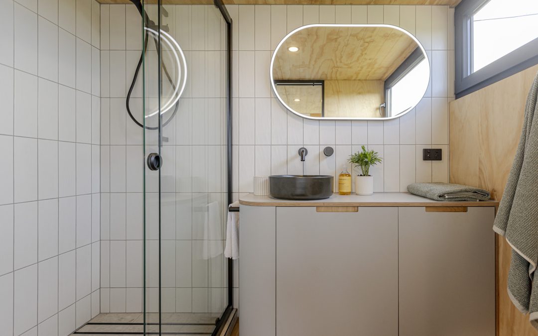 Tiny Home on Wheels Design: 7 Guest-Ready Features to Love