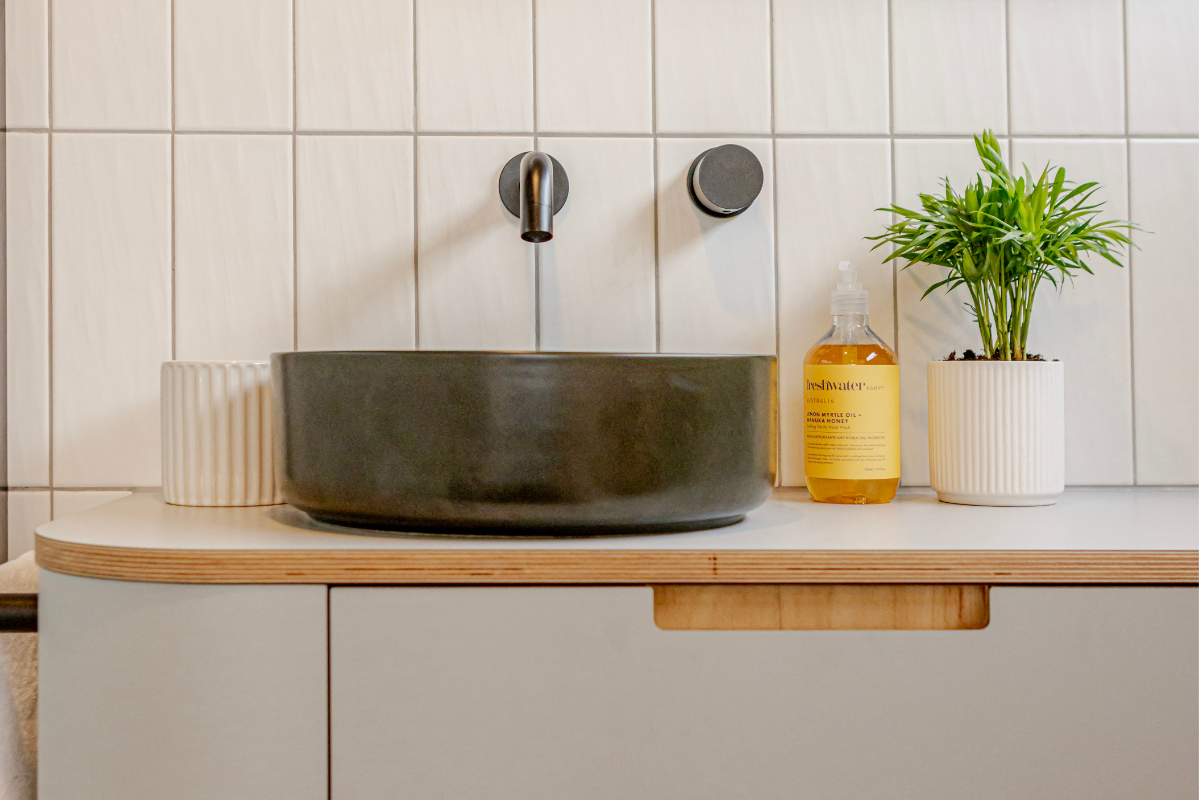 6m-tiny-home-on-wheels-bathroom-vanity